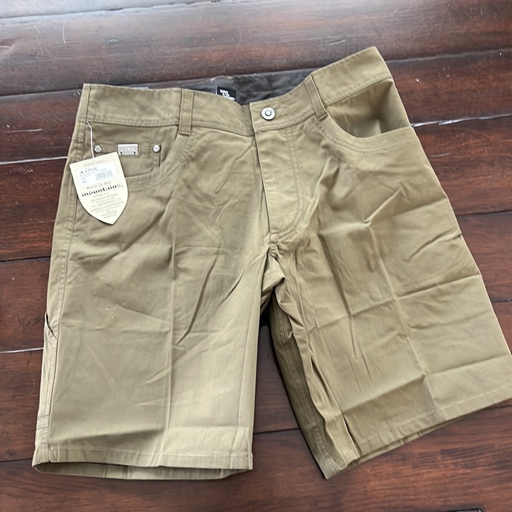 Kuhl Men’s Revolver Cargo Shorts. 34 Waist/10” Inseam. Color: Pine Grove